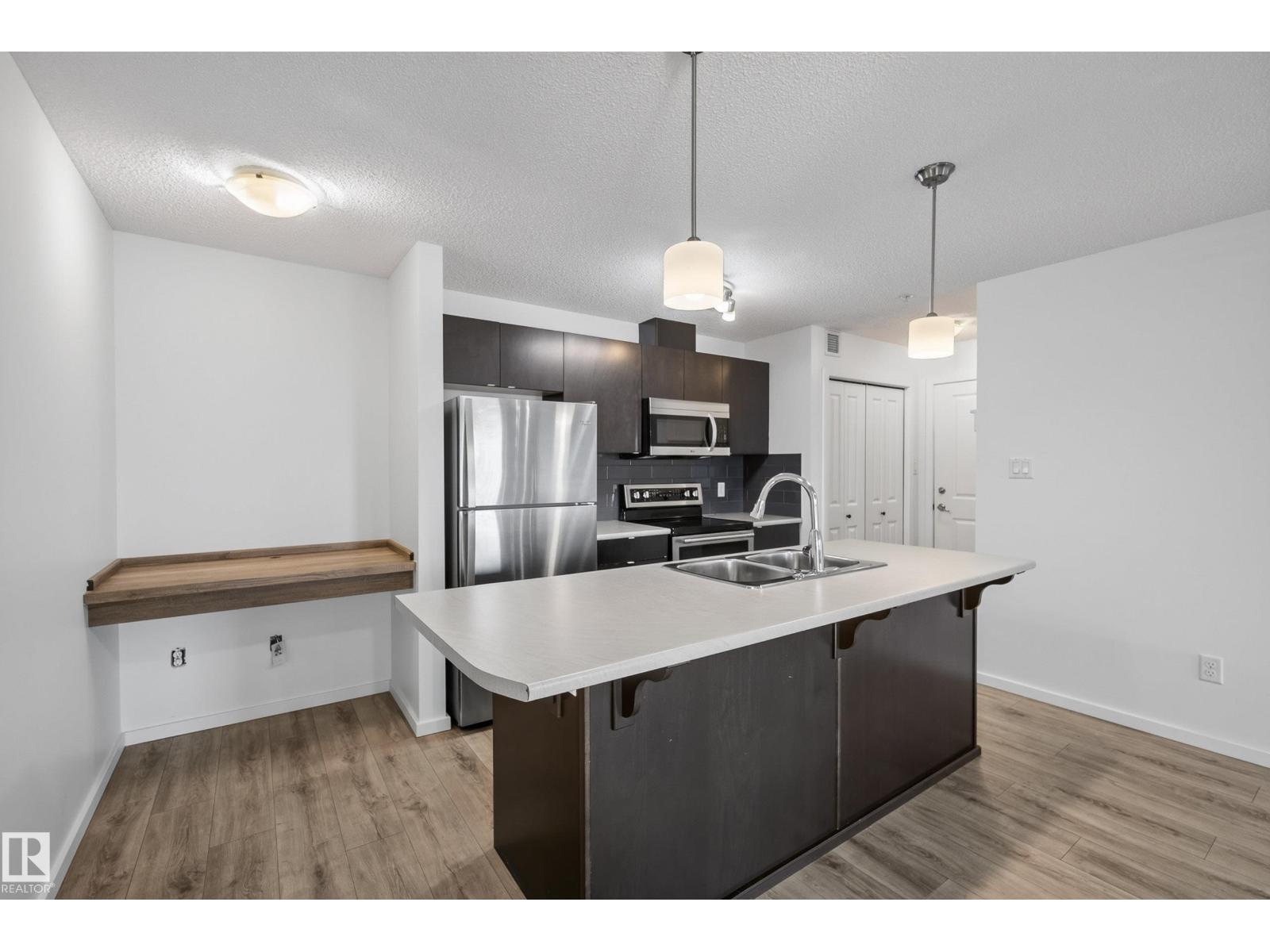 #319 508 Albany WY NW - 11