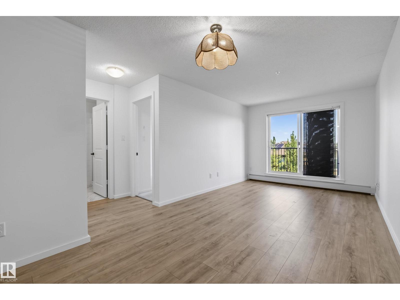 #319 508 Albany WY NW - 15