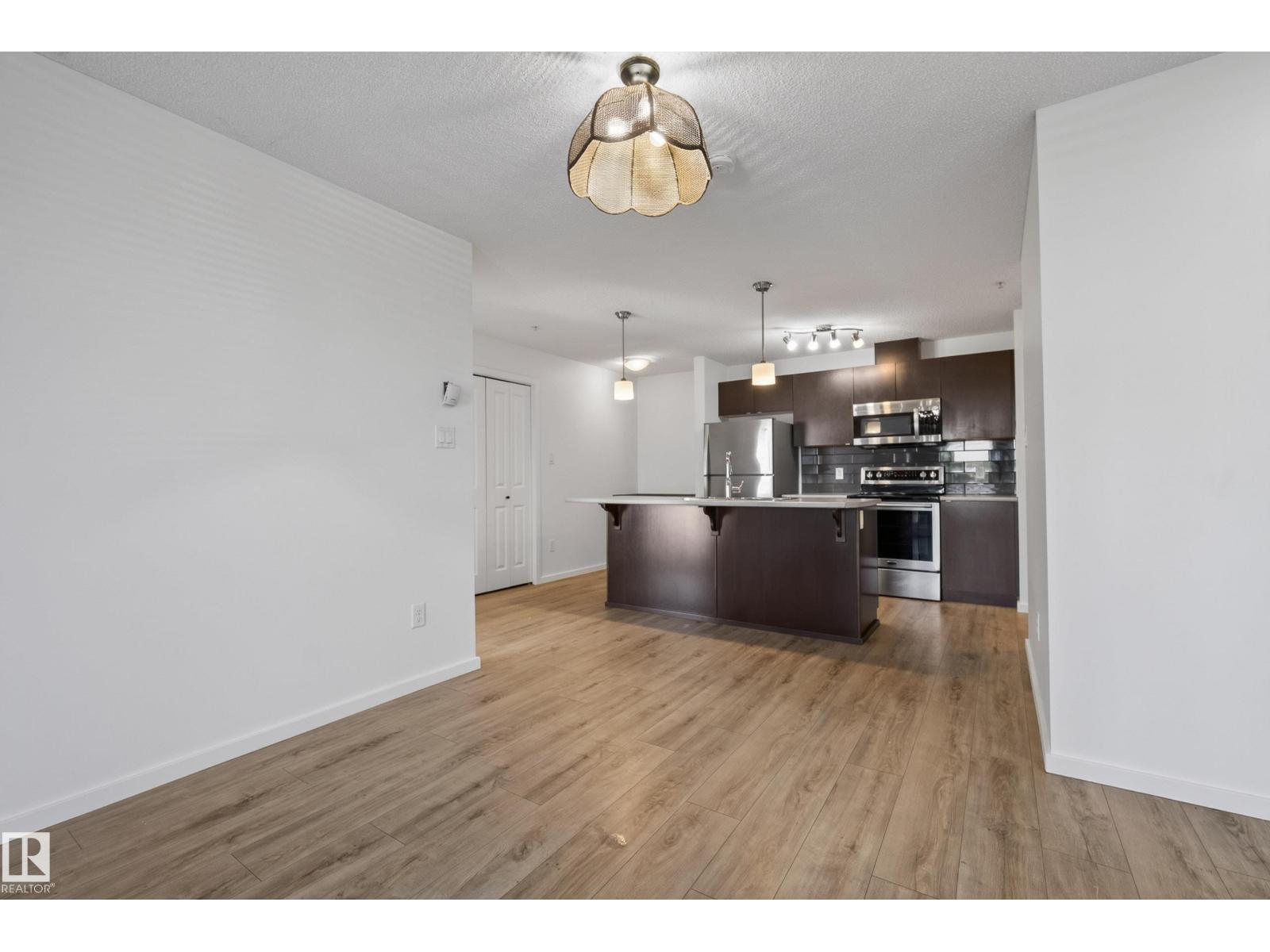 #319 508 Albany WY NW - 16