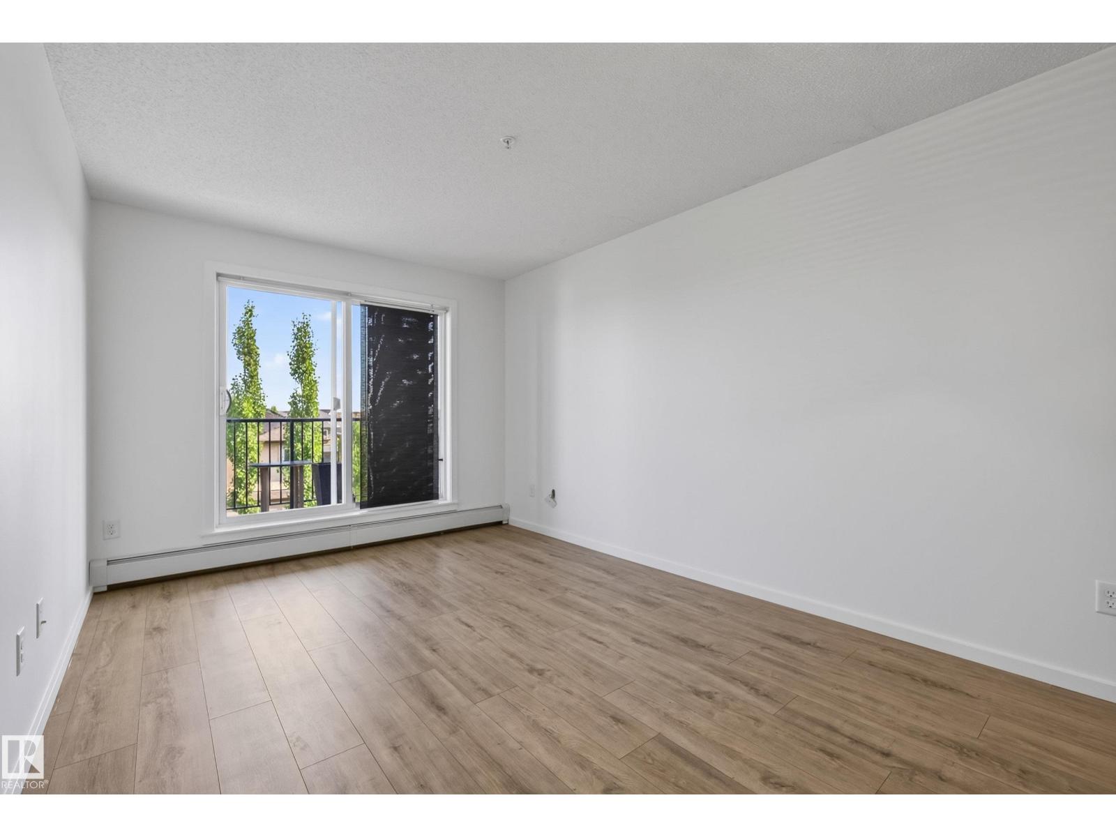 #319 508 Albany WY NW - 18