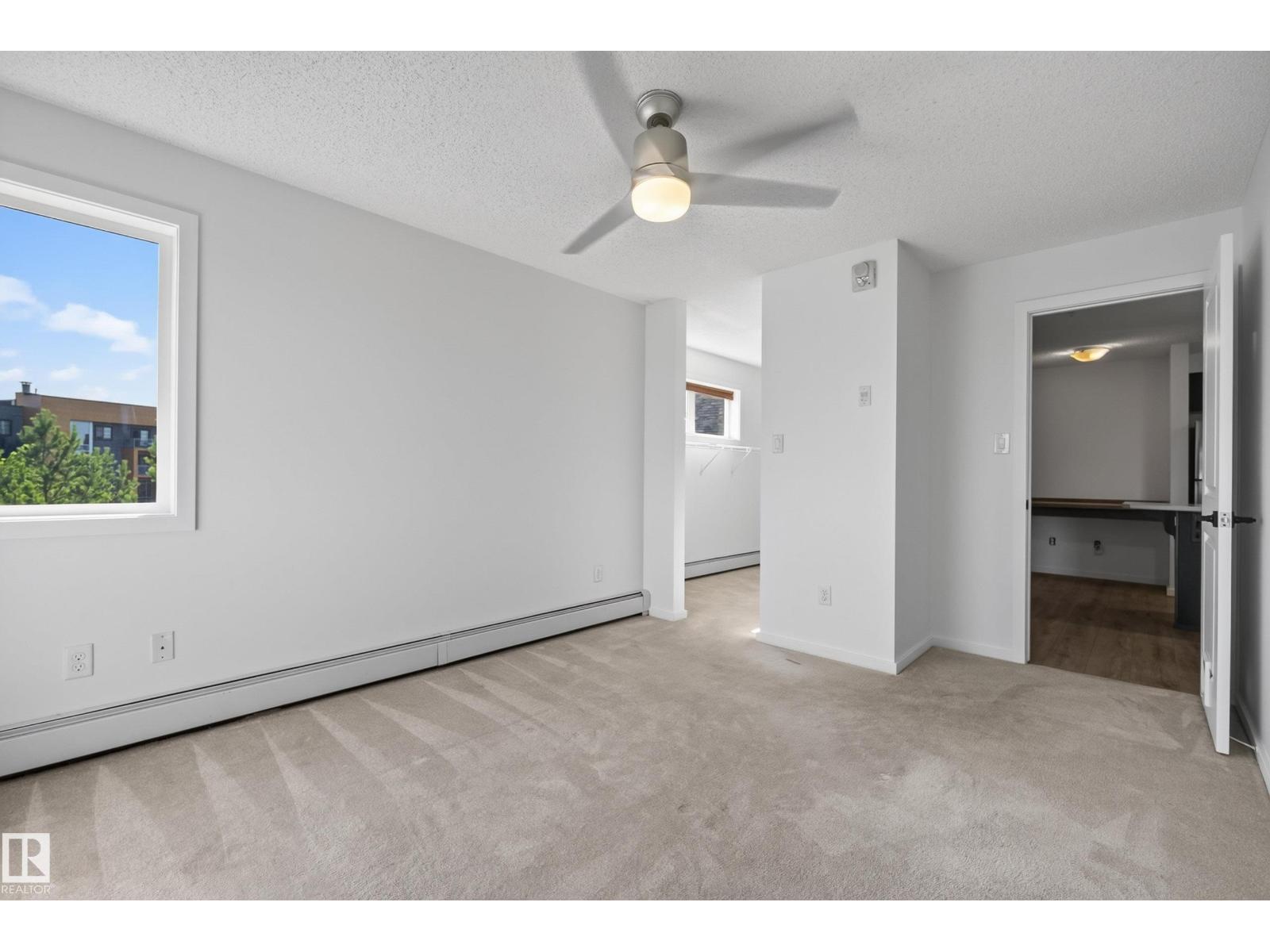 #319 508 Albany WY NW - 24