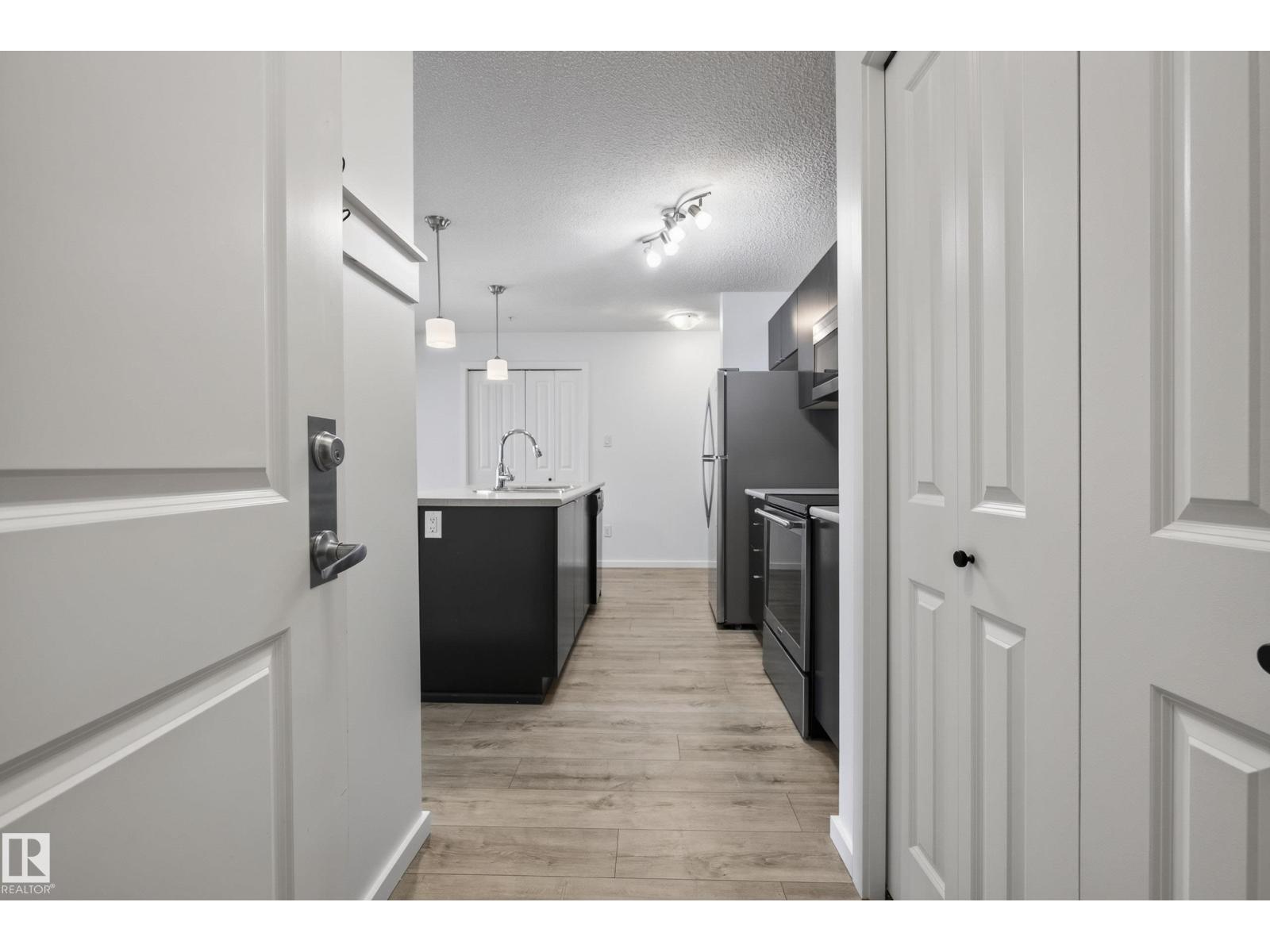 #319 508 Albany WY NW - 8