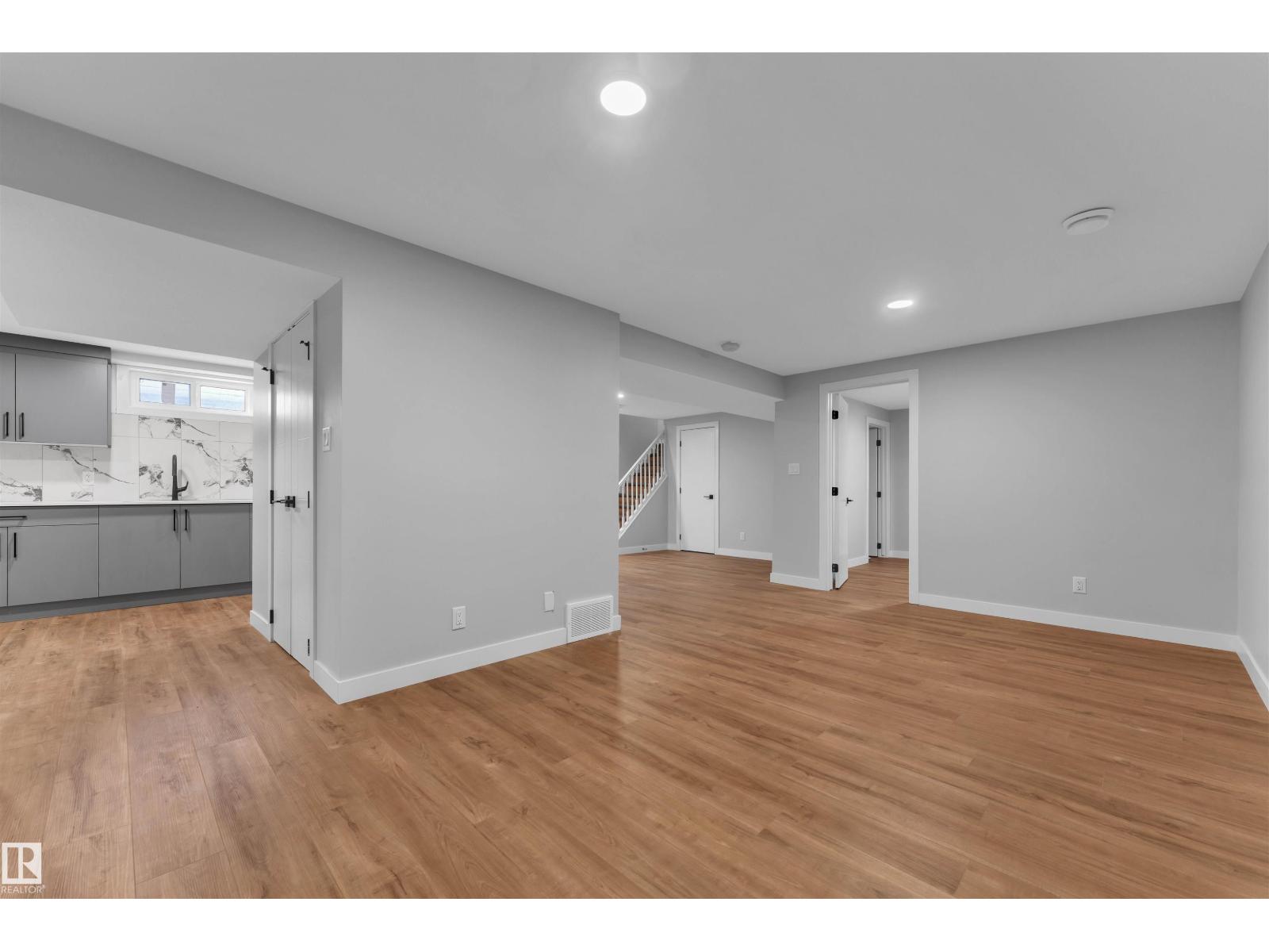 4320 74 ST NW - 32