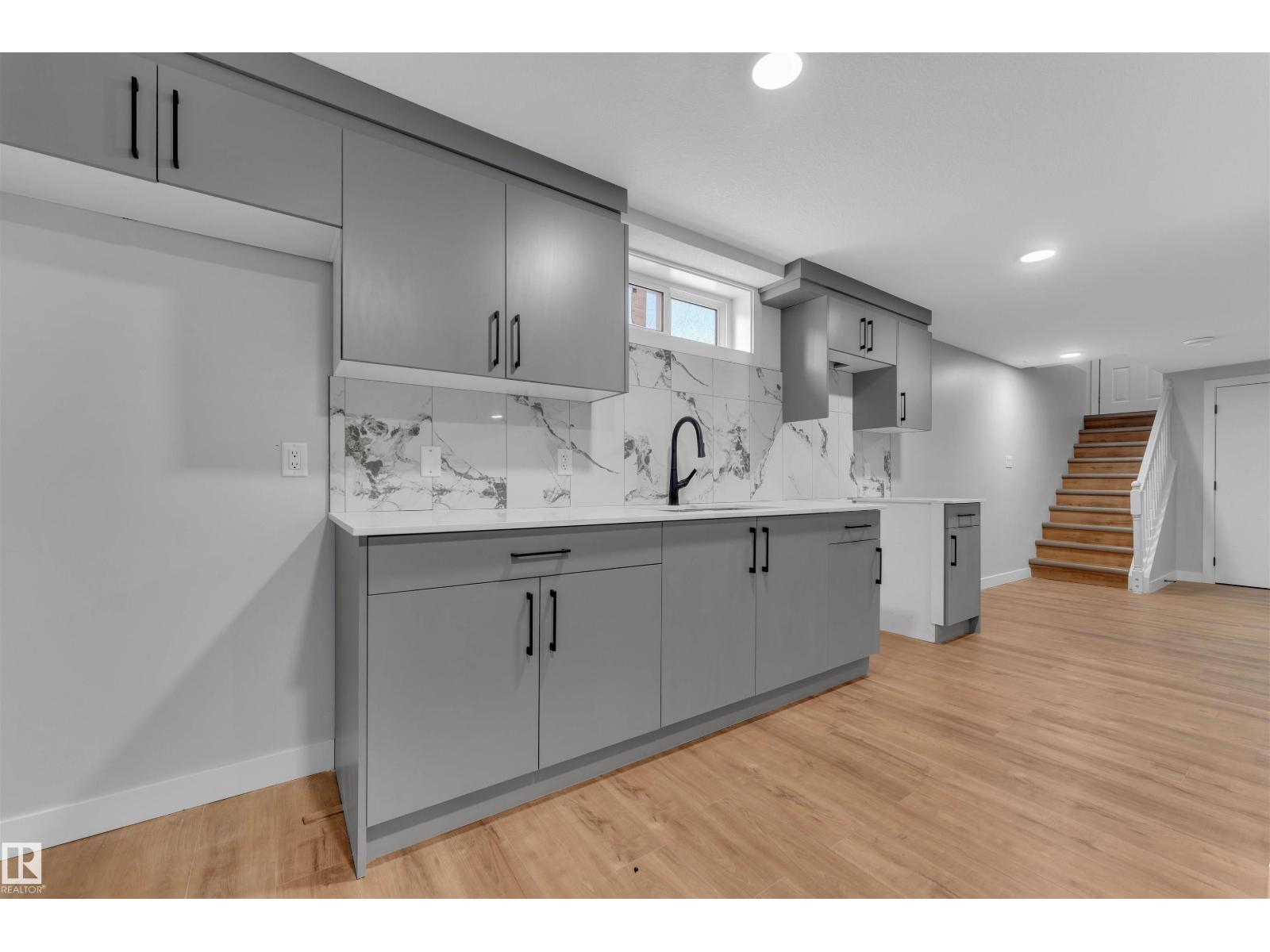 4320 74 ST NW - 33