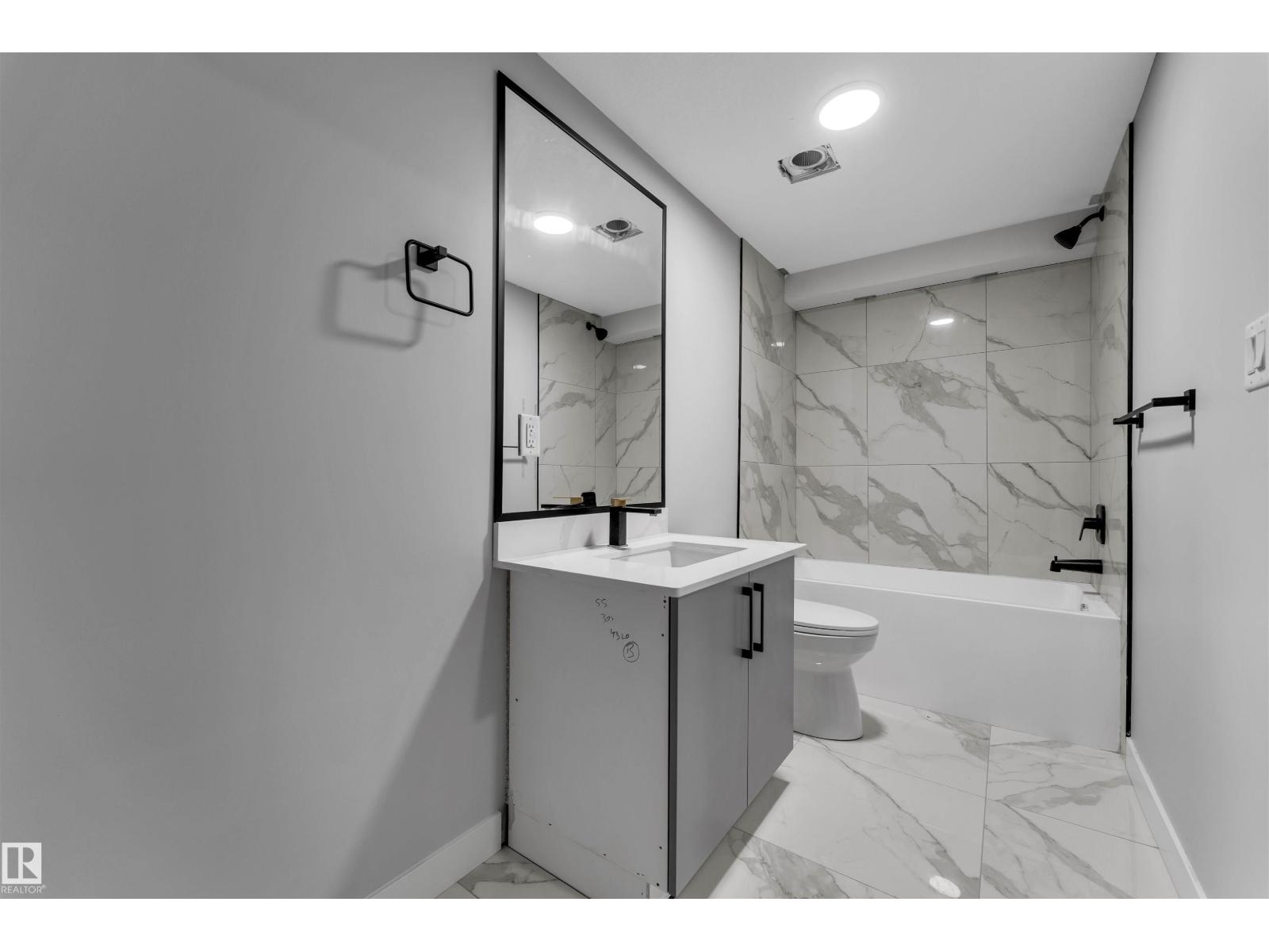 4320 74 ST NW - 34