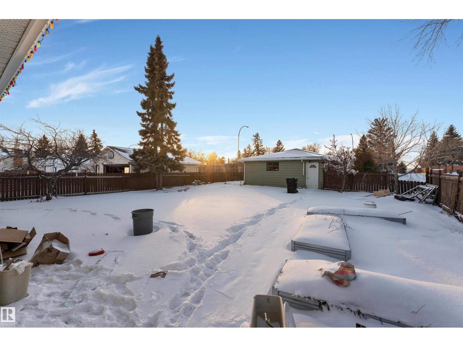4320 74 ST NW - 38