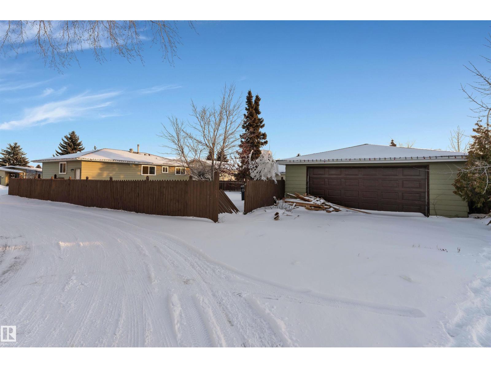 4320 74 ST NW - 39