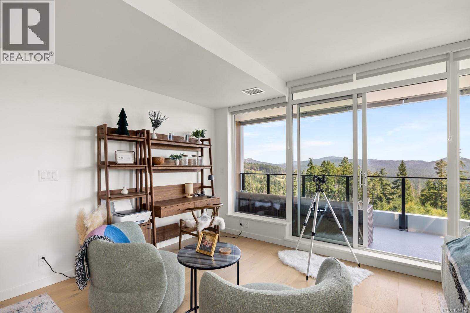 1002 2000 Hannington Rd, Langford