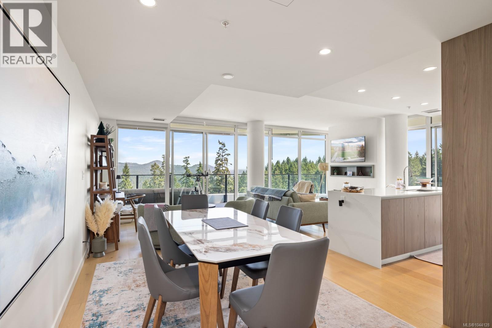 #1002 2000 Hannington Rd - 5
