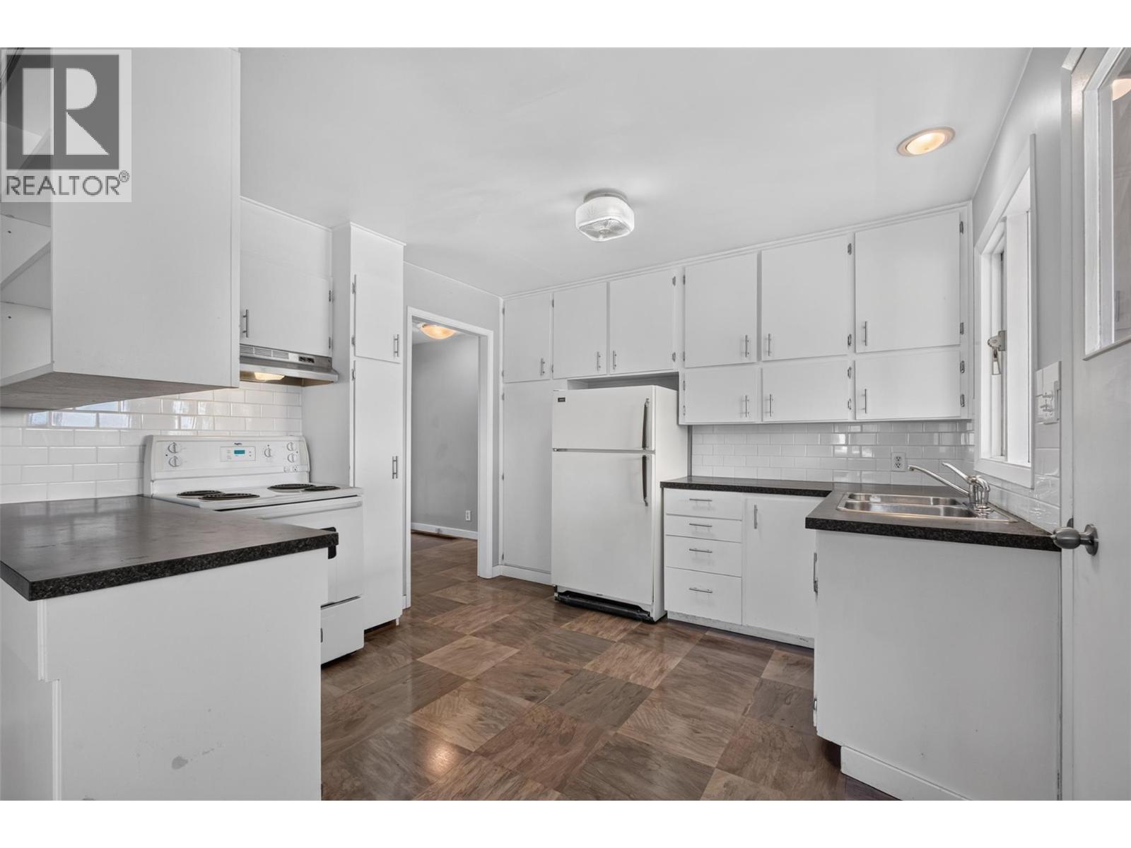 3302 Pleasant Valley Road, Vernon