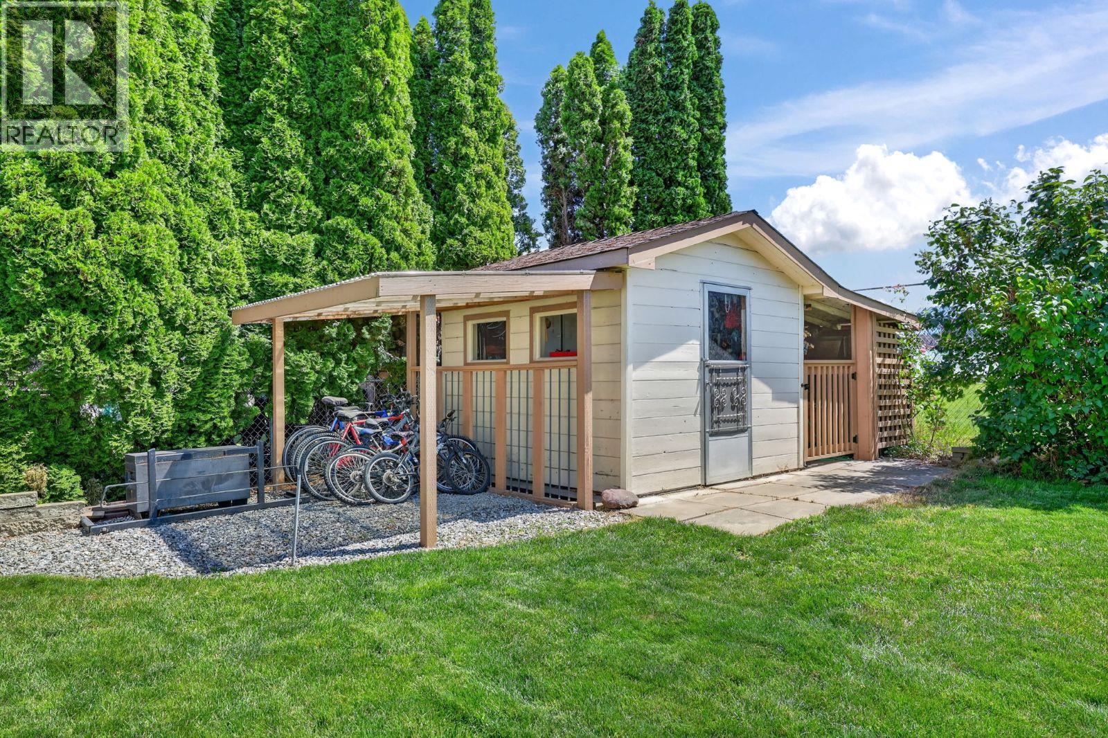  1633 Carshyl Court, Kelowna
