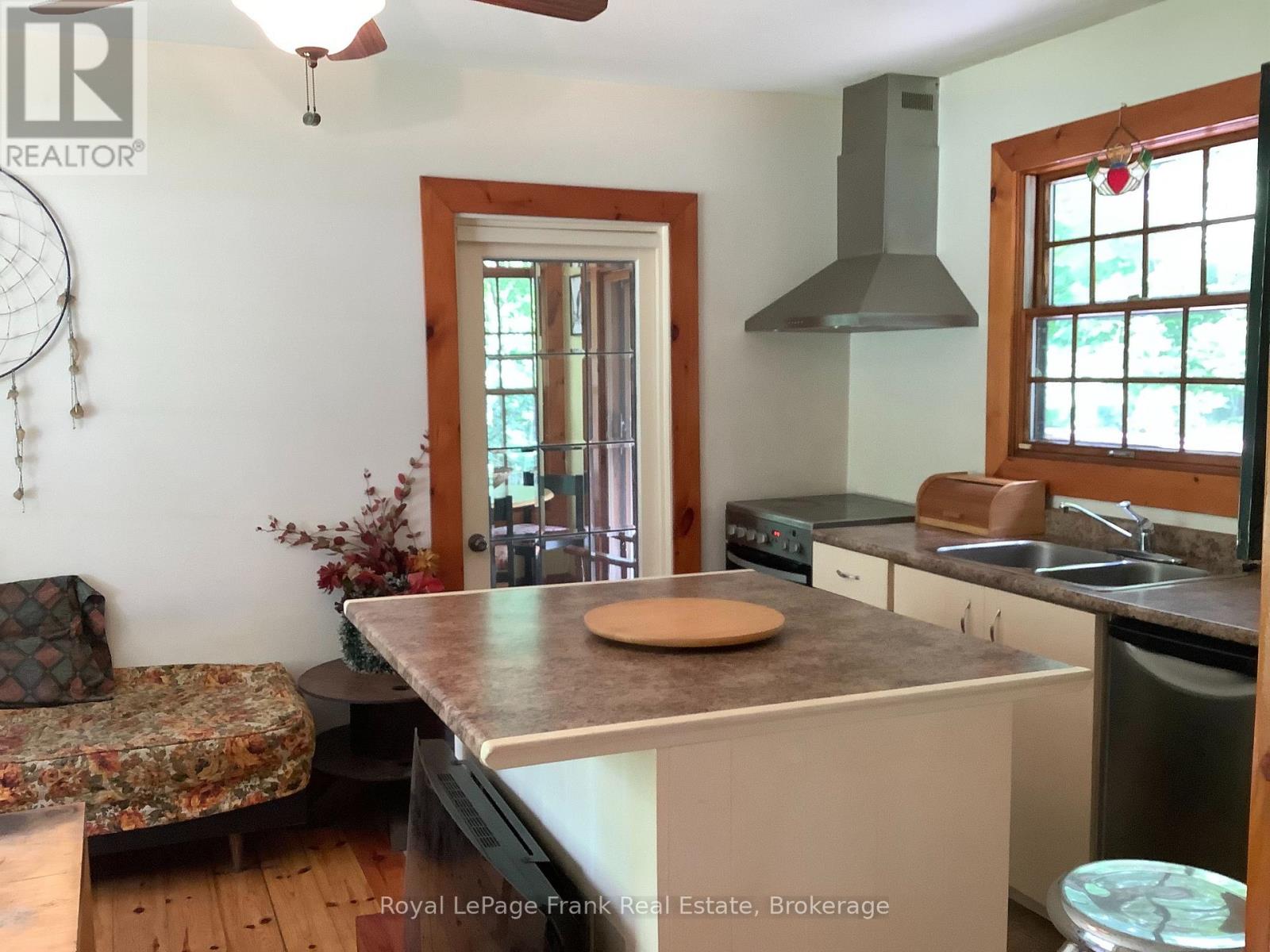 1110 HAGEN ROAD - 9