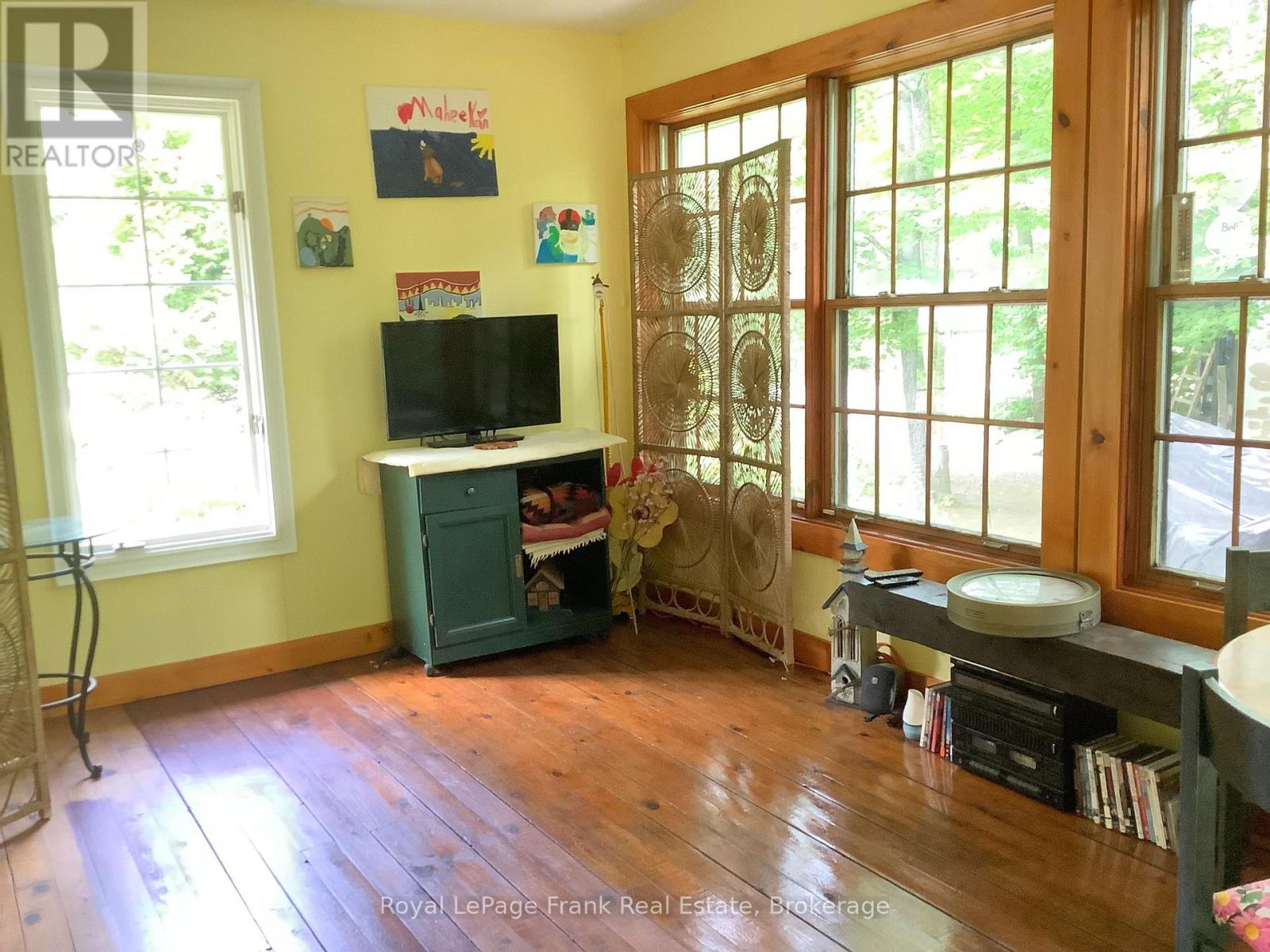 1110 HAGEN ROAD - 6