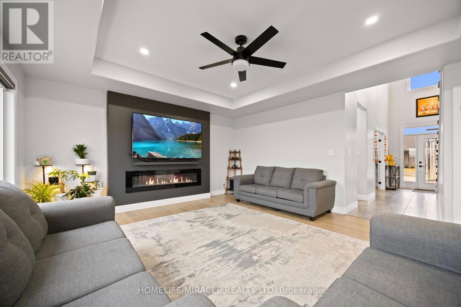 61 RAYCROFT DRIVE - 12