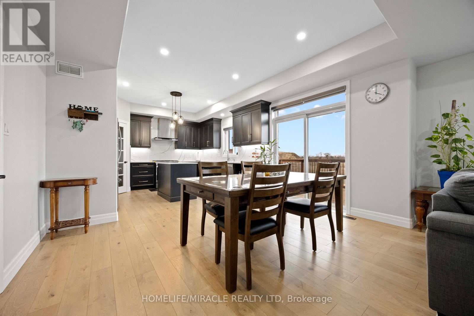 61 RAYCROFT DRIVE - 14