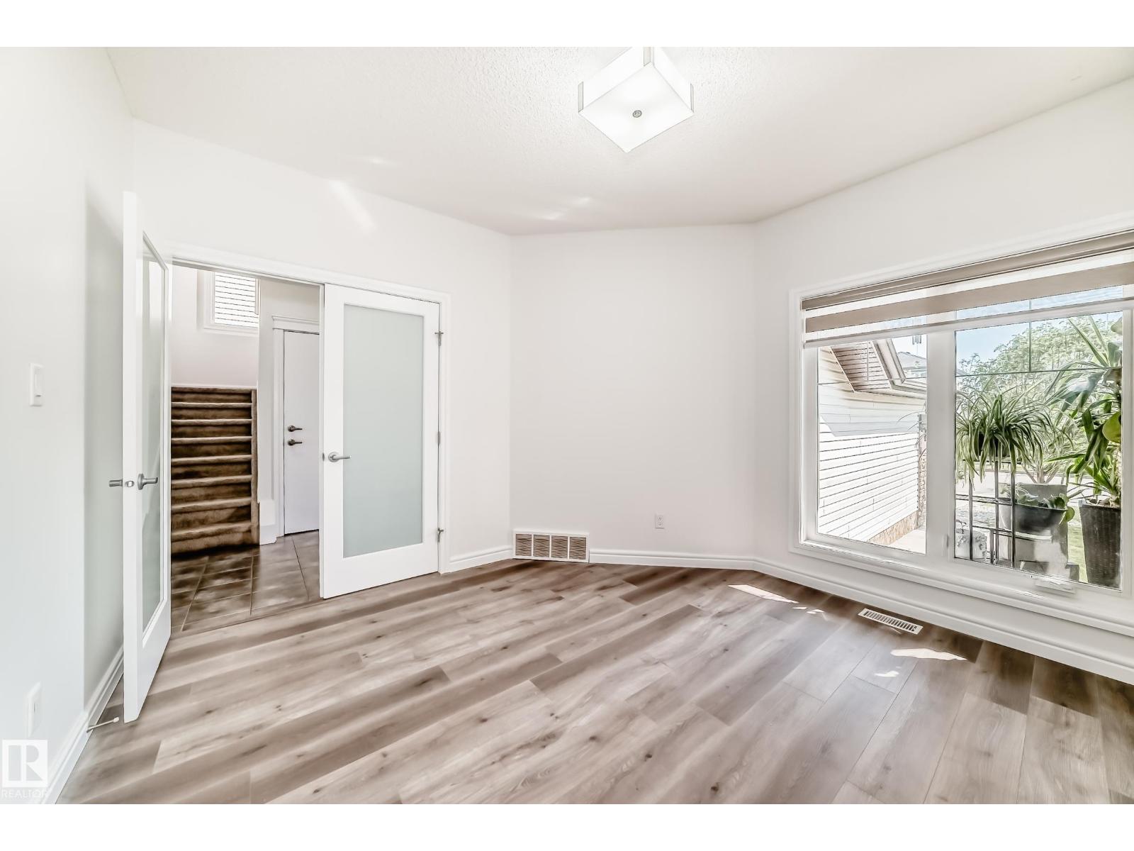 2812 12 ST NW - 18