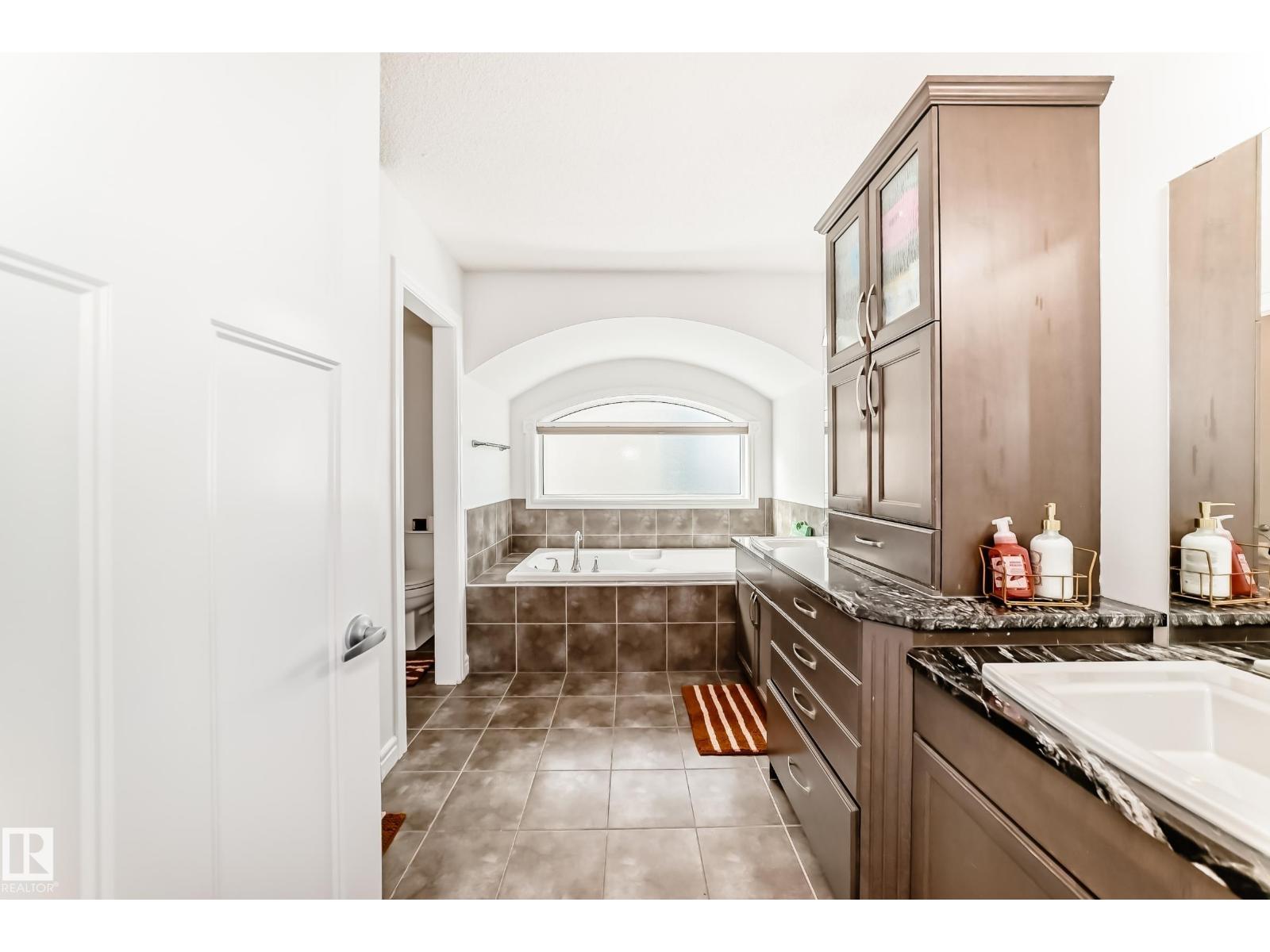 2812 12 ST NW - 30