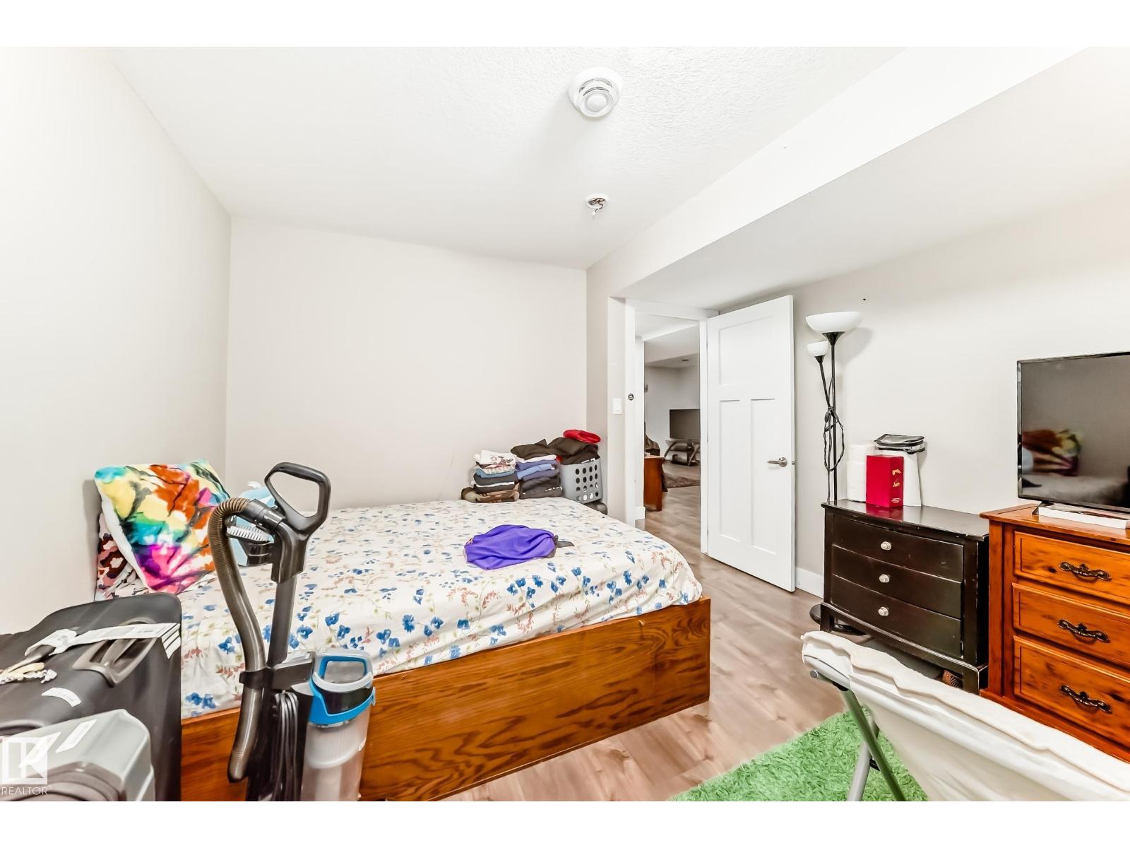 2812 12 ST NW - 44
