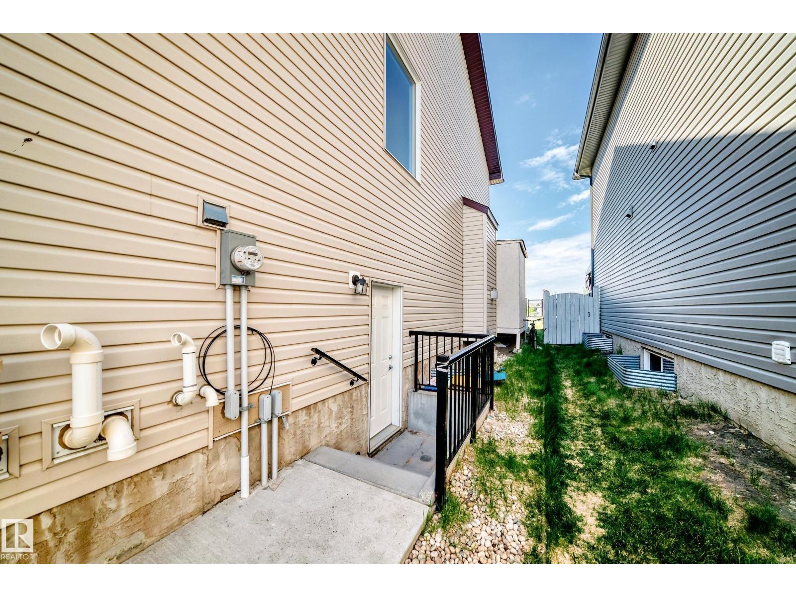 2812 12 ST NW - 47