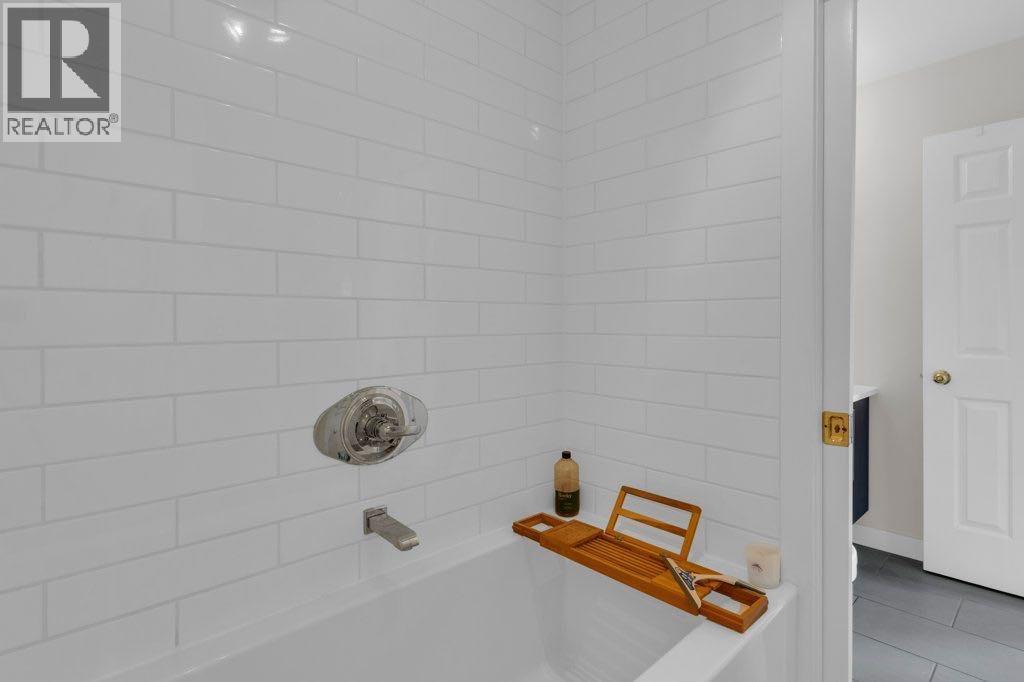 3528 20 Street SW - 10