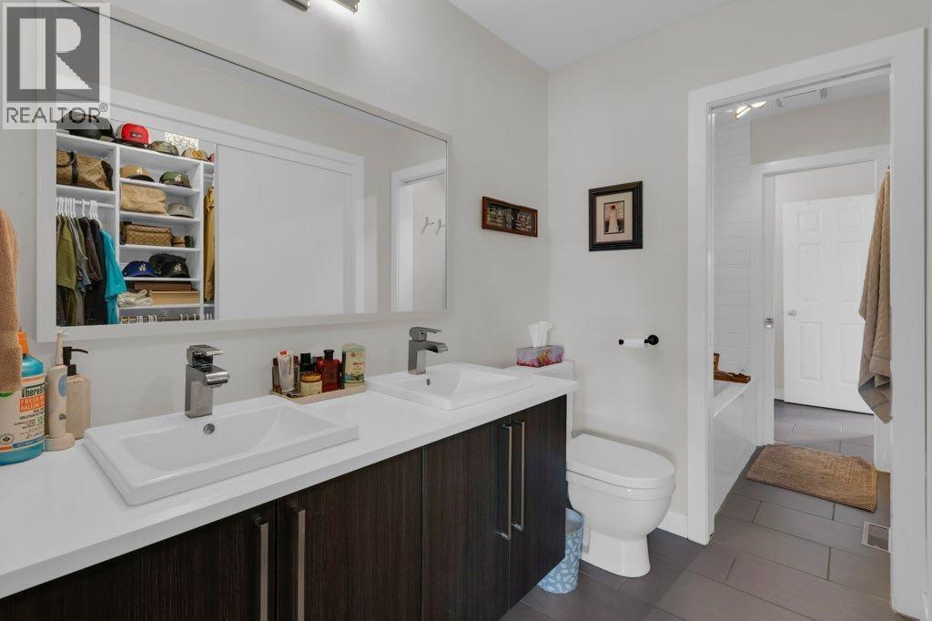 3528 20 Street SW - 9