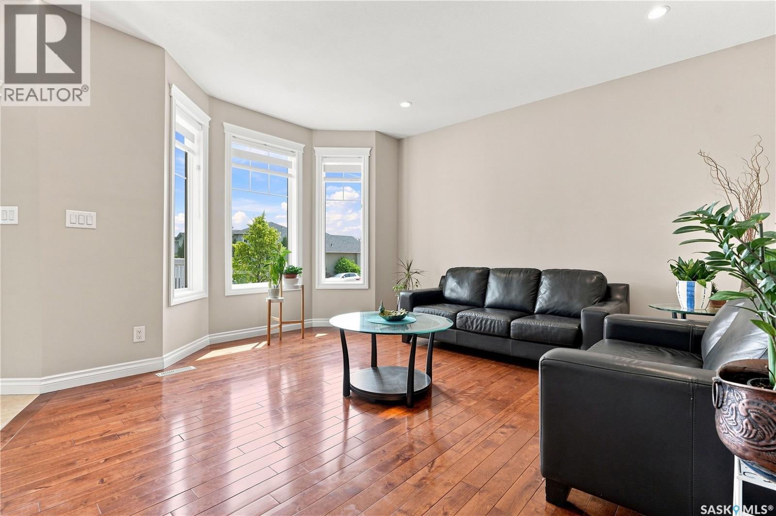 315 Waters CRESCENT - Image 12