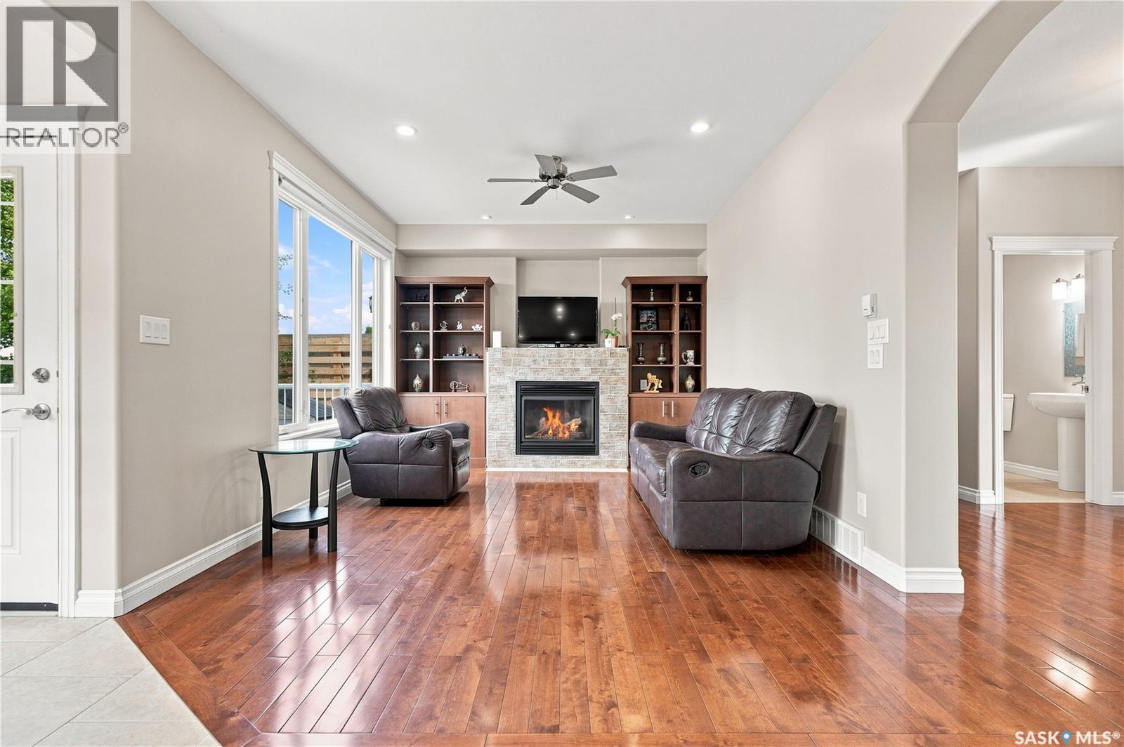 315 Waters CRESCENT - Image 16