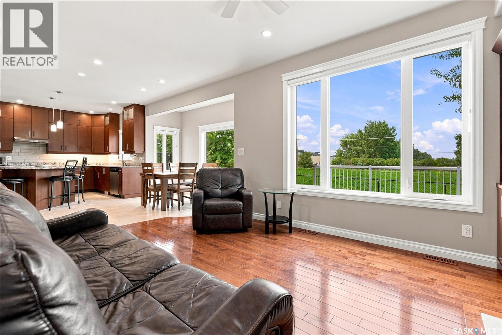315 Waters CRESCENT - Image 17