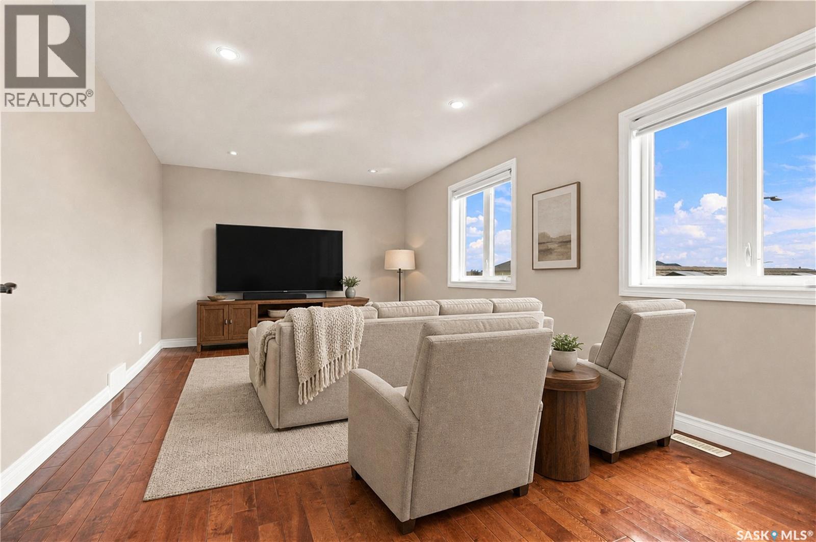 315 Waters CRESCENT - Image 33