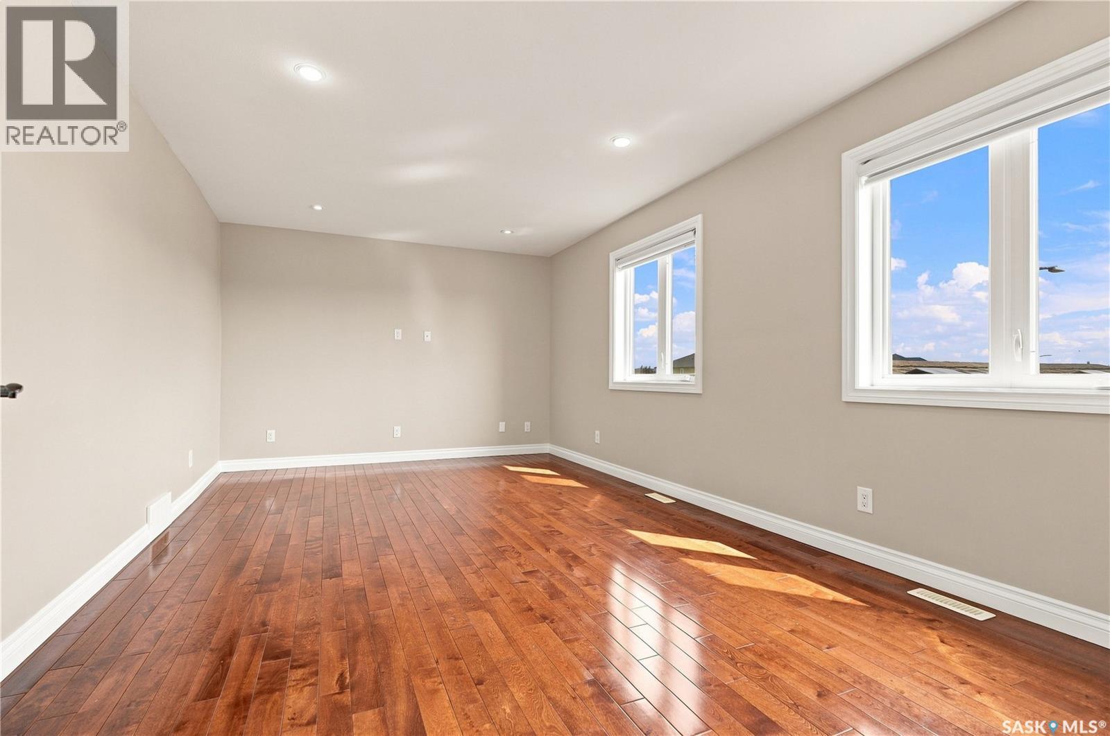 315 Waters CRESCENT - Image 34