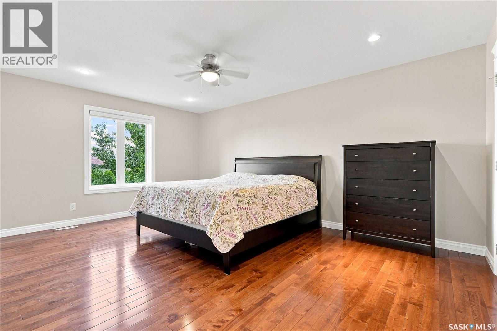 315 Waters CRESCENT - Image 36