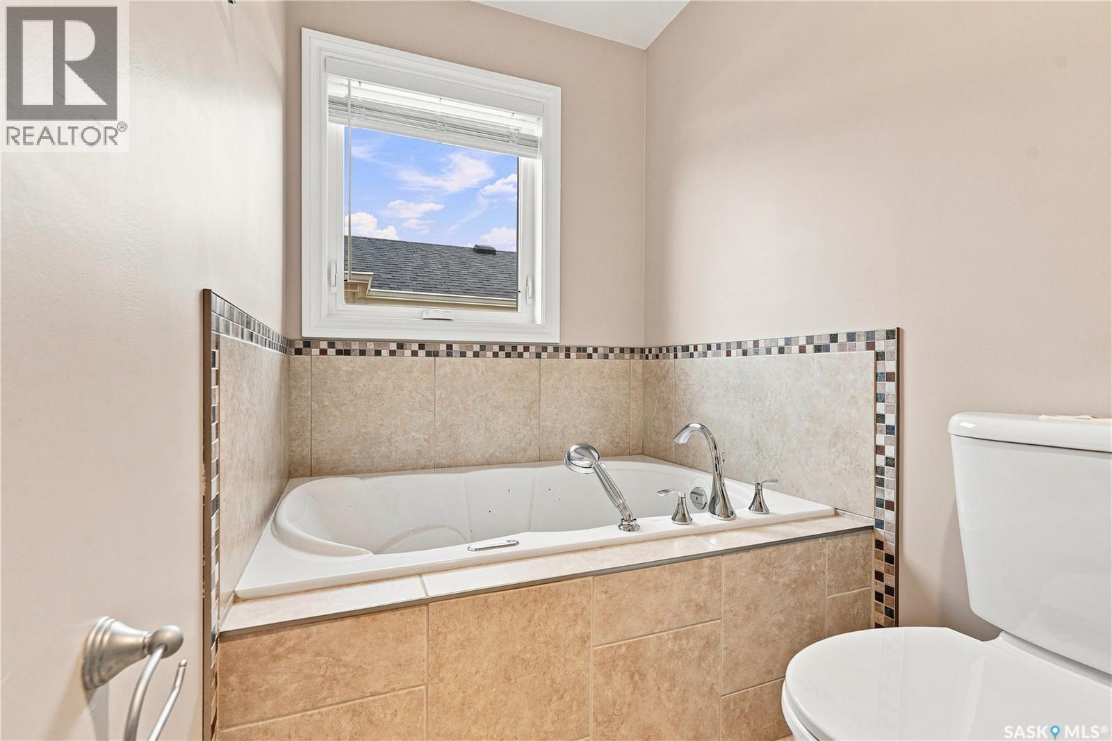 315 Waters CRESCENT - Image 41