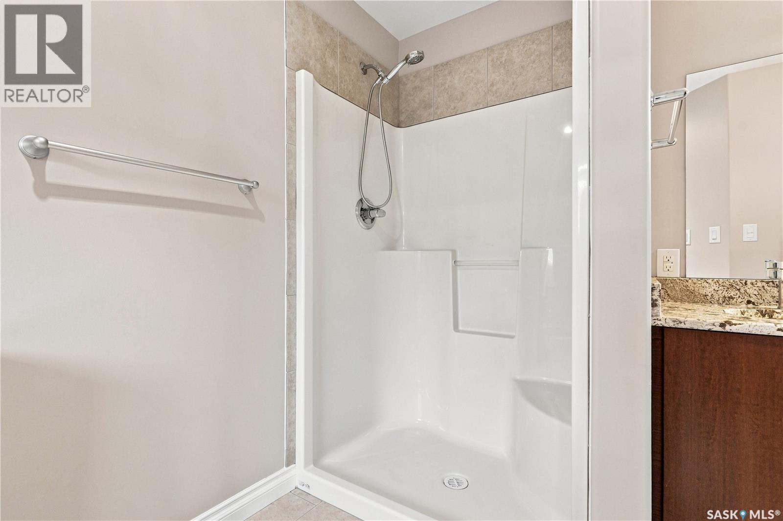 315 Waters CRESCENT - Image 42