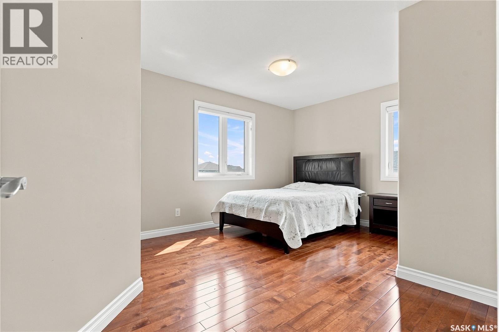 315 Waters CRESCENT - Image 51