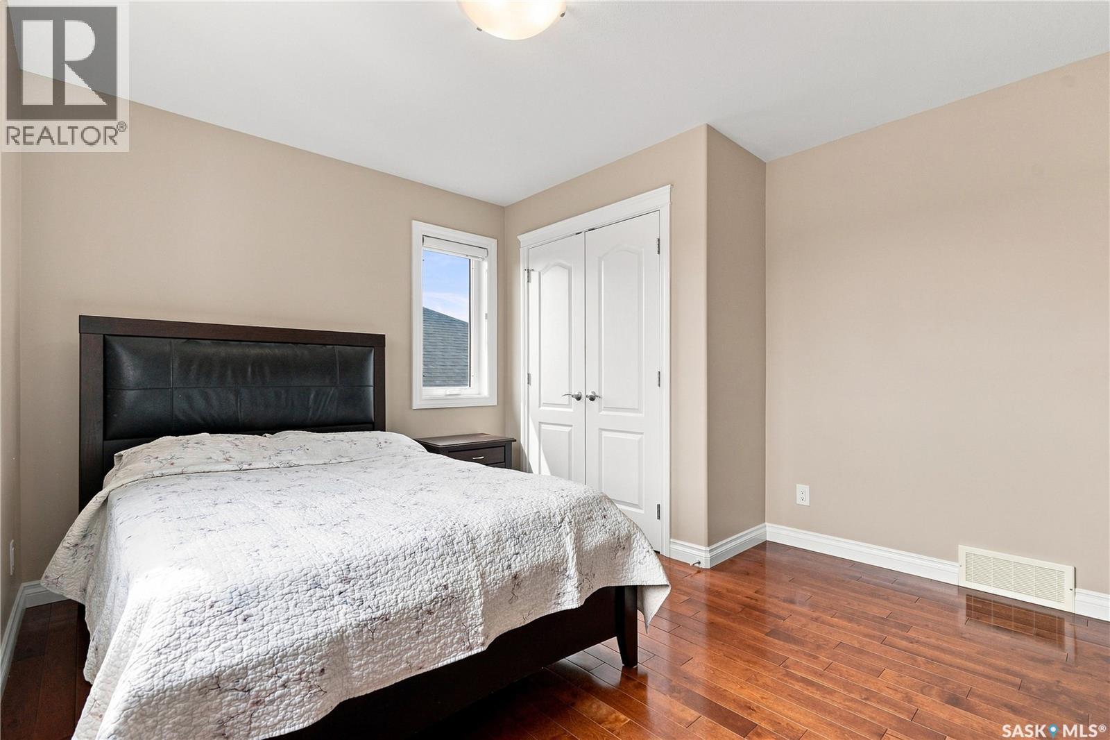 315 Waters CRESCENT - Image 52