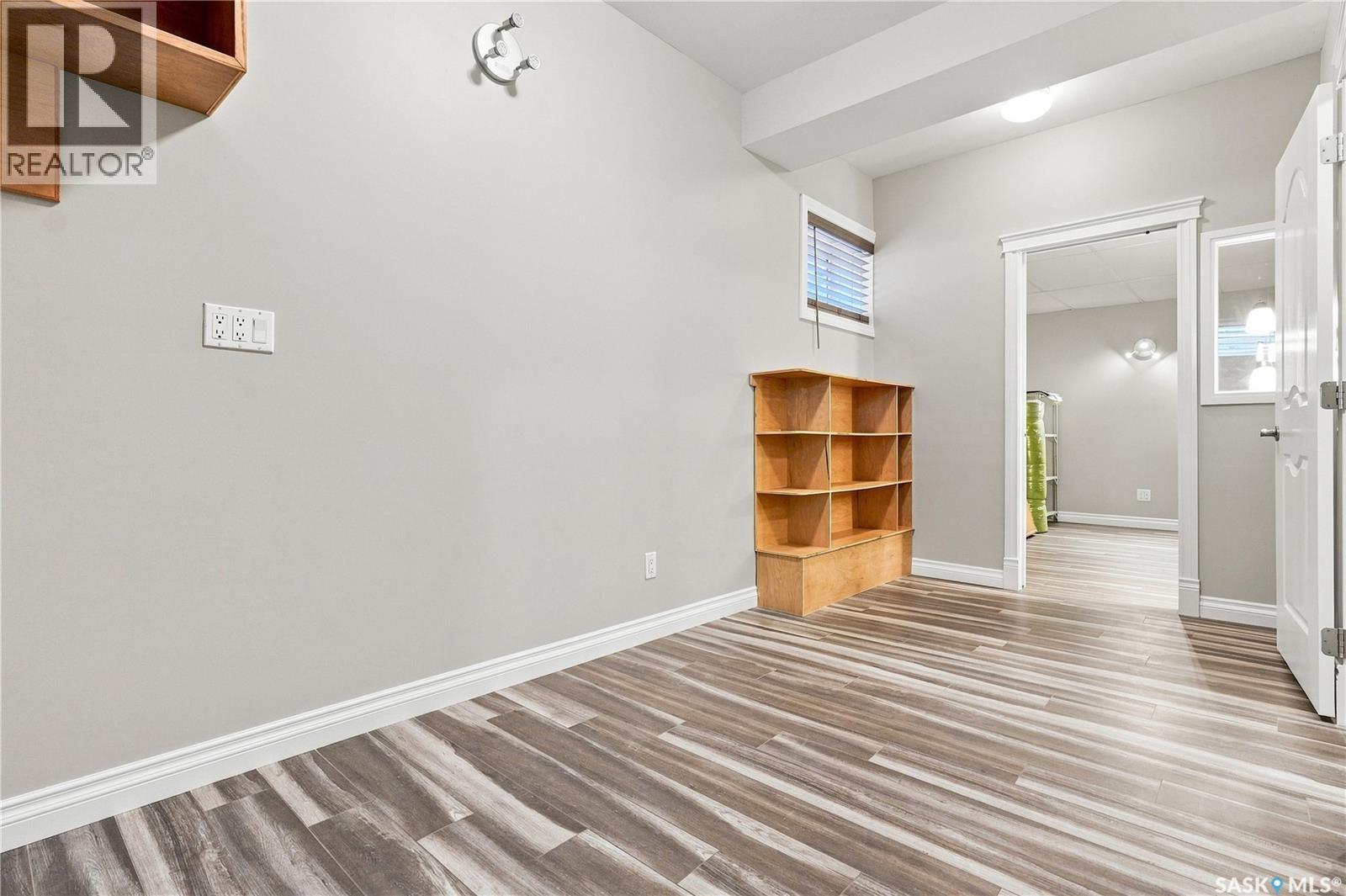 315 Waters CRESCENT - Image 57