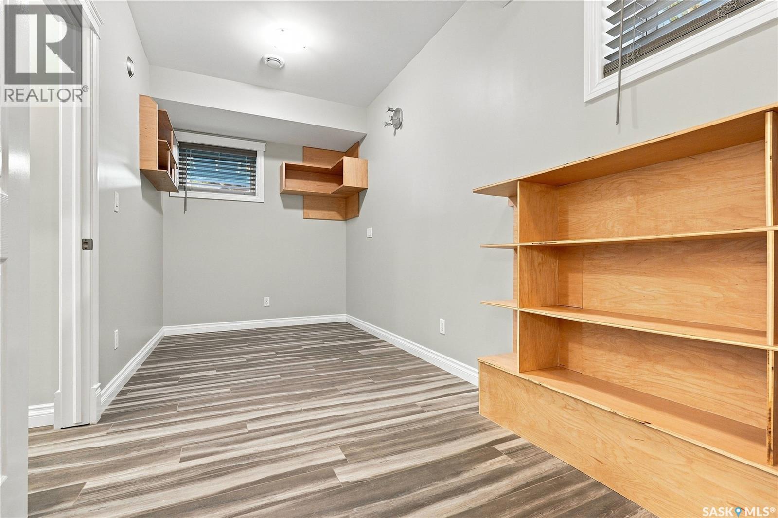 315 Waters CRESCENT - Image 59
