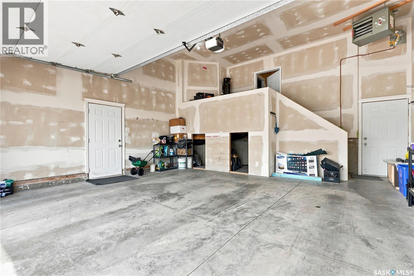 315 Waters CRESCENT - Image 72