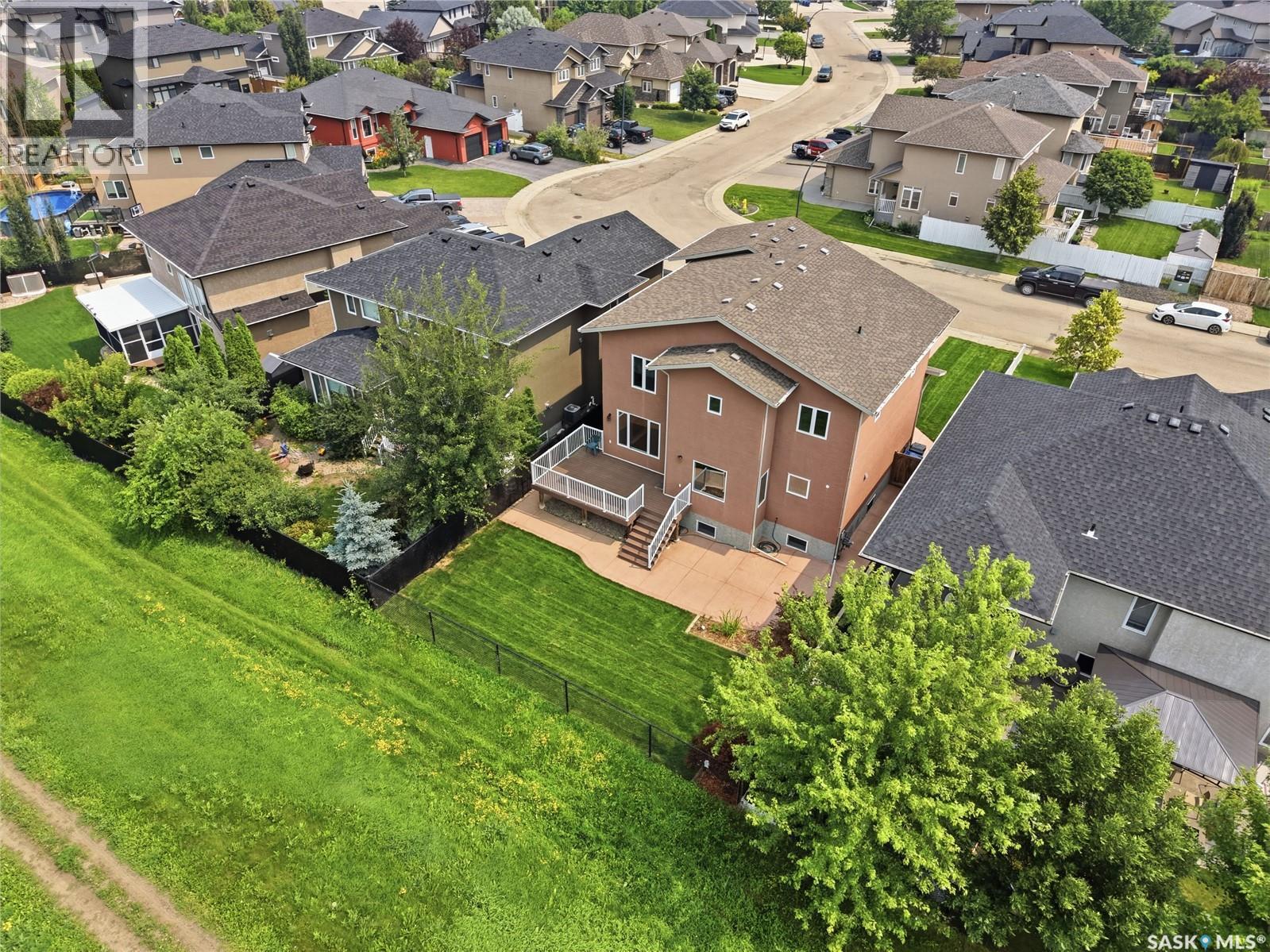 315 Waters CRESCENT - Image 75