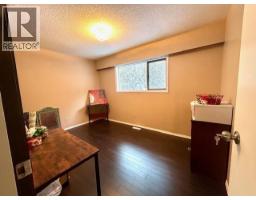 5735 Gairdner Crescent, Fort Nelson, BC V0C1R0 Photo 9