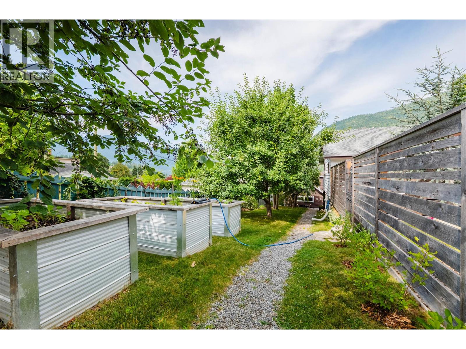 707 FIFTH Street - 64