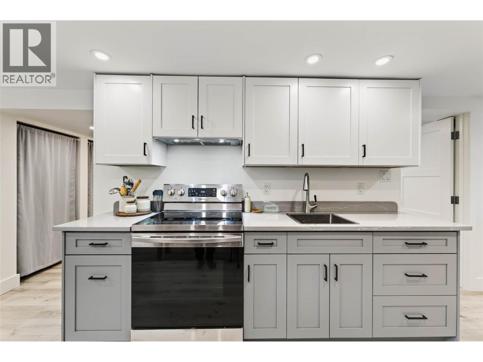 707 FIFTH Street - Image 32