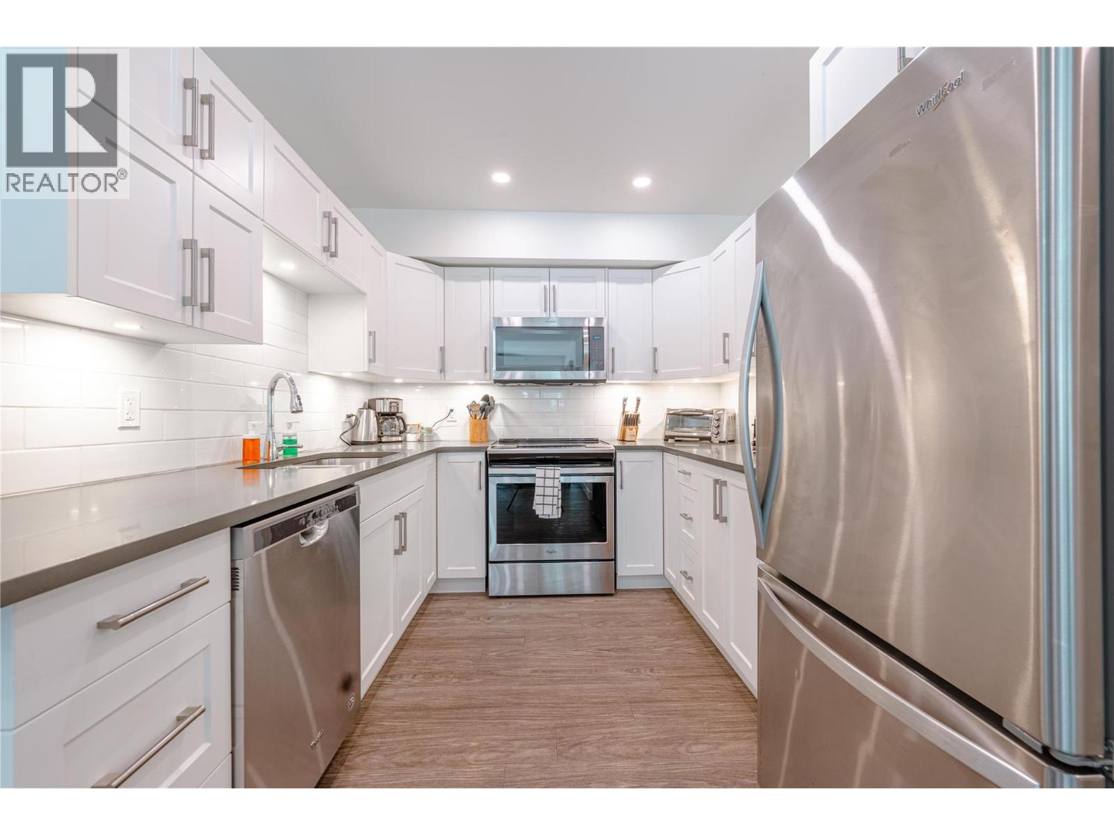 #4100 1901 Nels Nelson Crescent - 16
