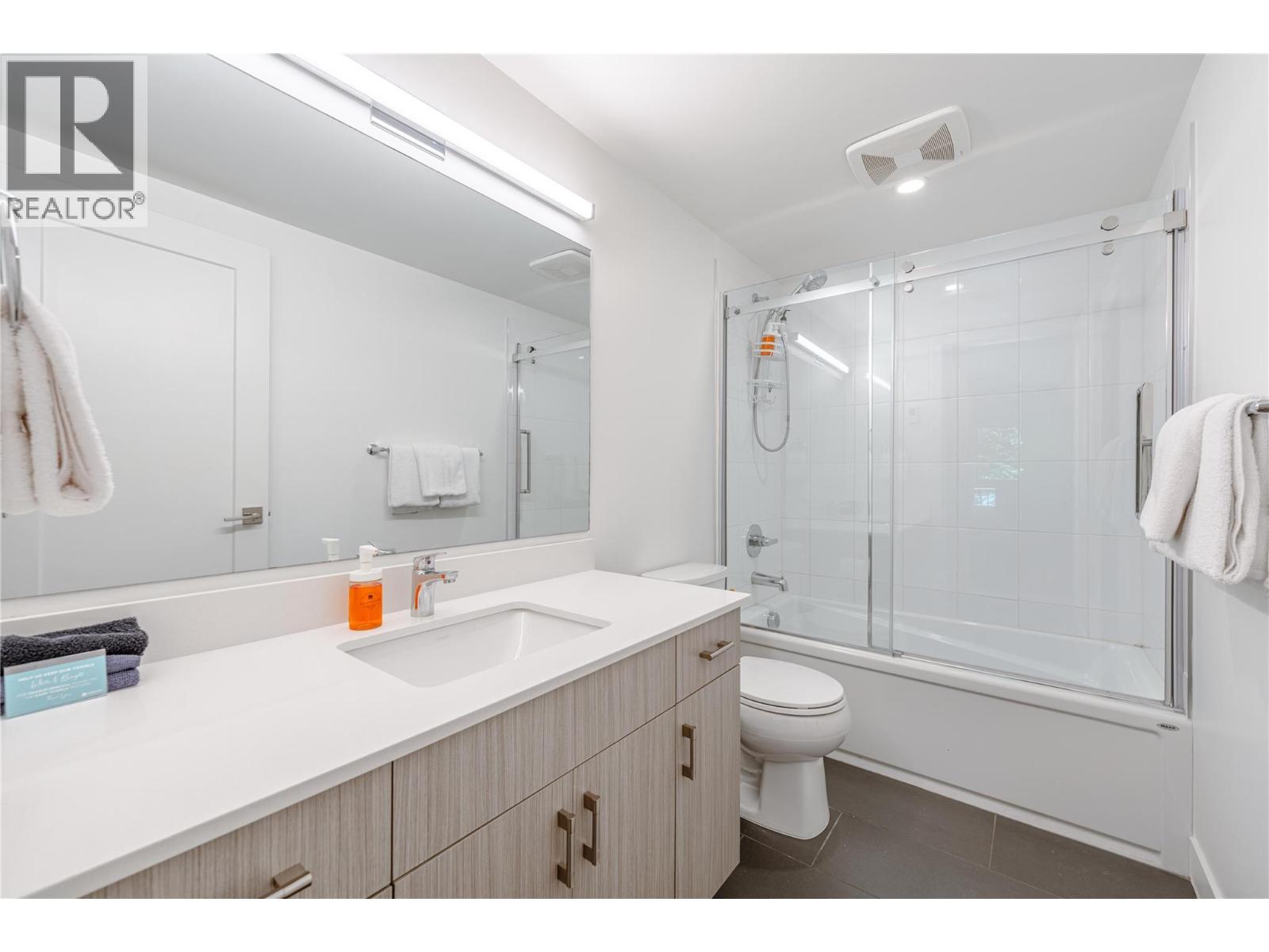 #4100 1901 Nels Nelson Crescent - 25