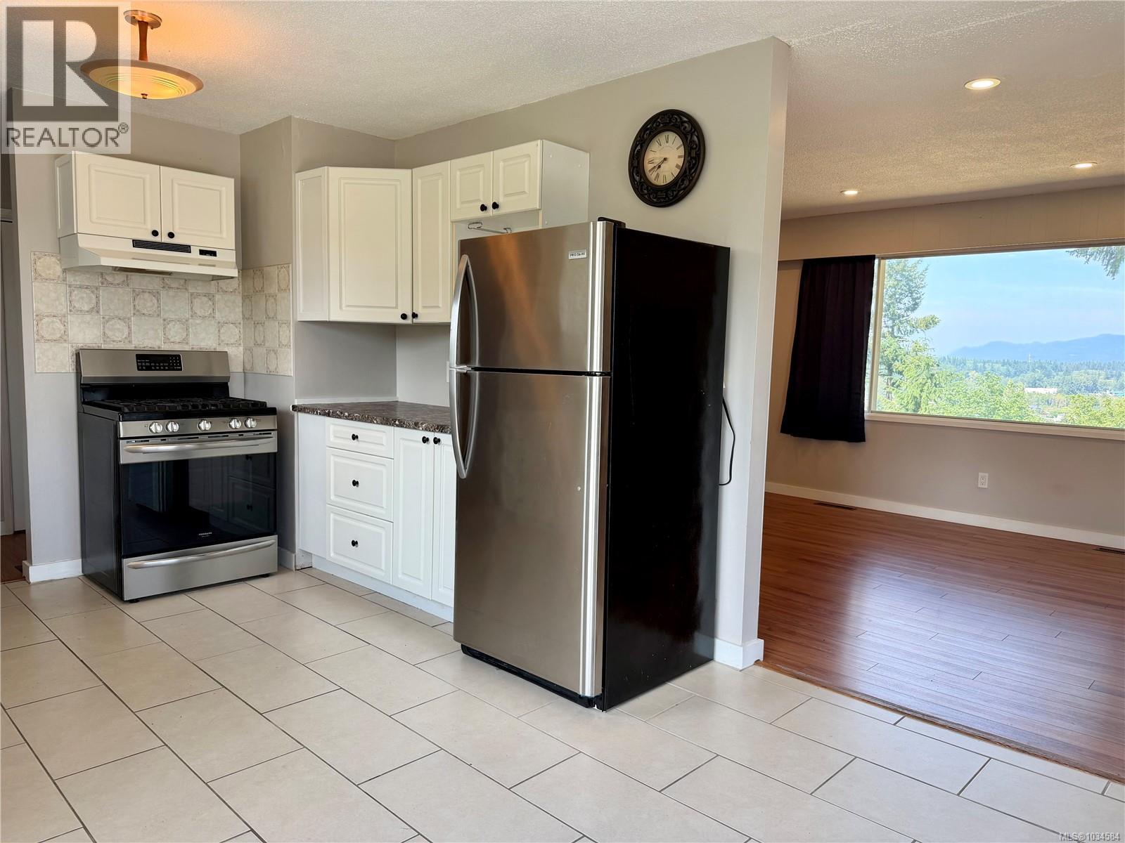 1820 Treelane Rd - Image 6