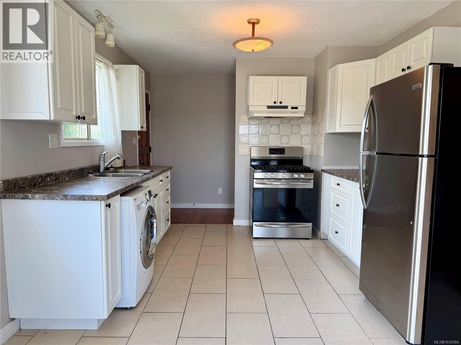 1820 Treelane Rd - 5