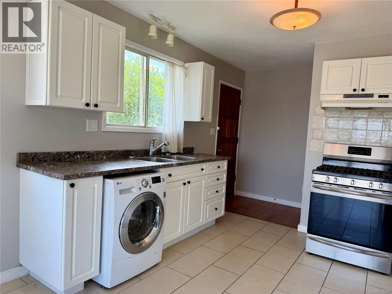 1820 Treelane Rd - 8