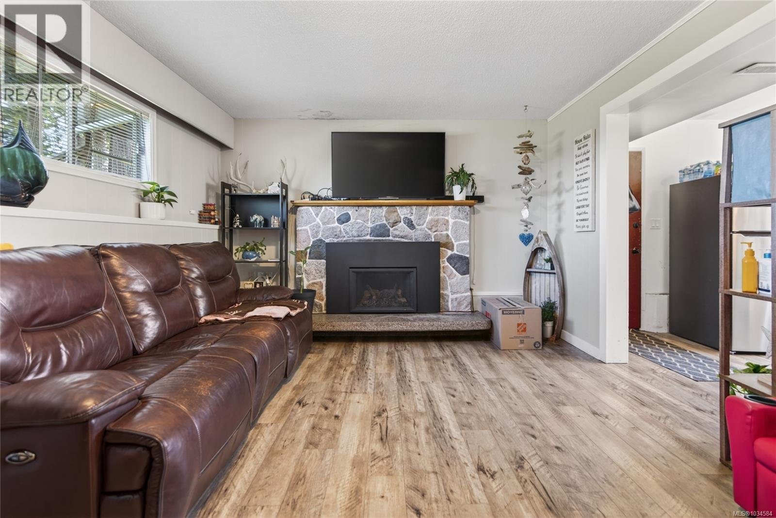 1820 Treelane Rd - Image 27