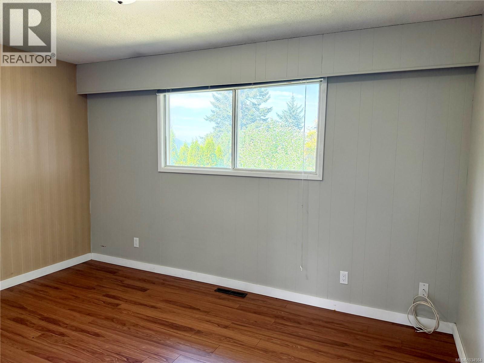 1820 Treelane Rd - Image 17