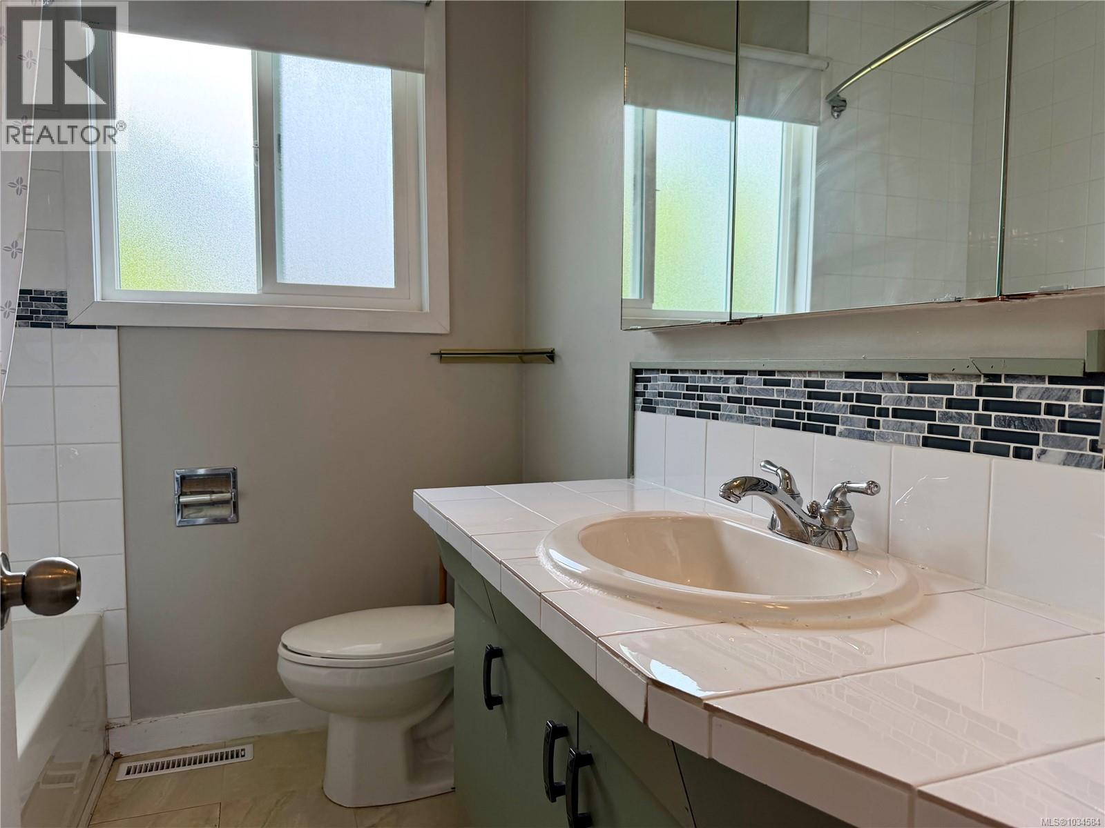 1820 Treelane Rd - Image 18